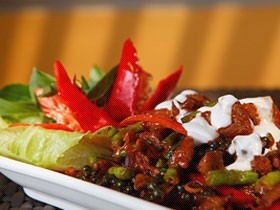 紅咖喱燴炒羊肉與野薑