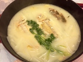芫茜蘿蔔鮮甜魚湯