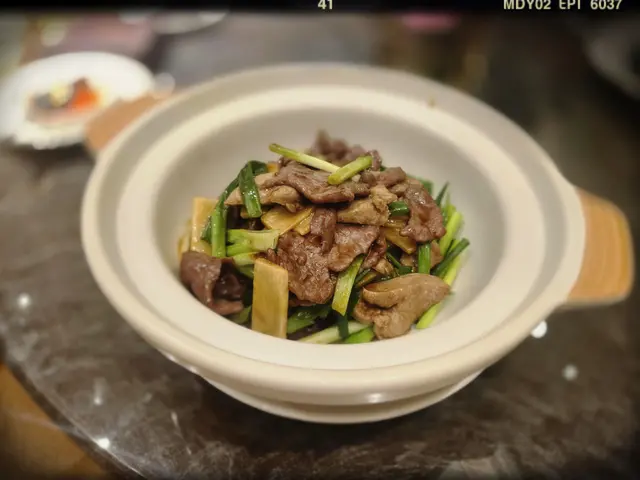 黃沙豬潤牛肉煲（$238/例）